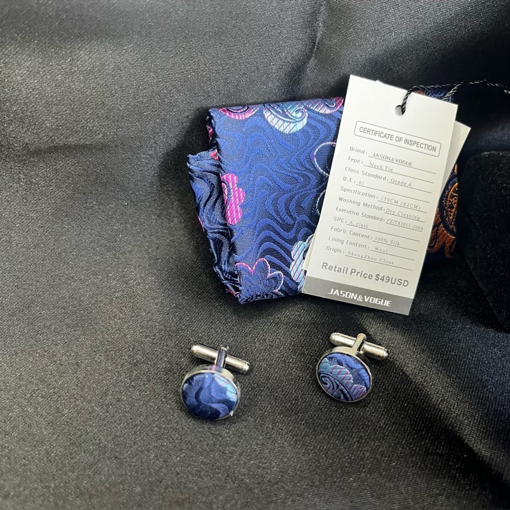 NWT- Silk Floral Patterned Tie Set in Blue and Pink - Picture 3 of 4